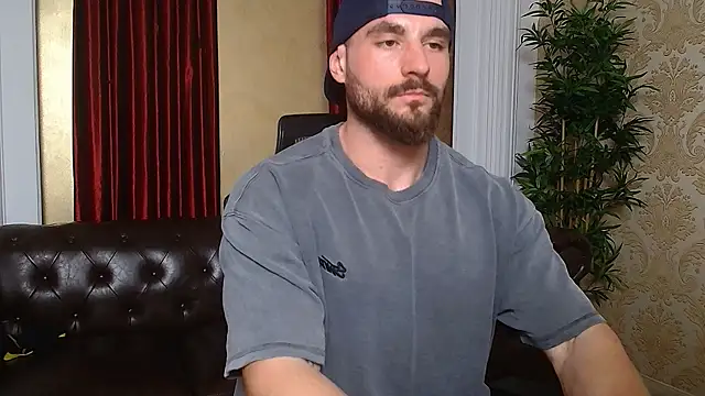 Snapshot of AdamJamesonn chatting on March 14, 8:32 am AdamJamesonn online show from March 14, 8:32 am