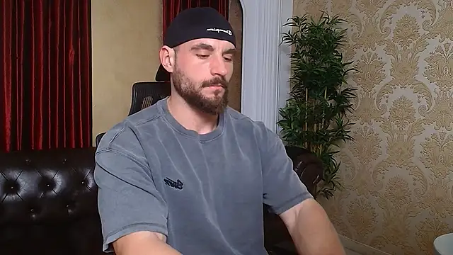 Snapshot of AdamJamesonn chatting on March 17, 5:45 am AdamJamesonn online show from March 17, 5:45 am