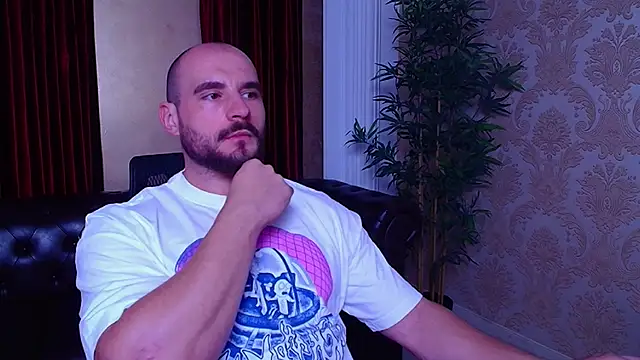 Snapshot of AdamJamesonn chatting on September 13, 4:56 am AdamJamesonn online show from September 13, 4:56 am