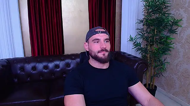 Snapshot of AdamJamesonn chatting on September 25, 5:33 am AdamJamesonn online show from September 25, 5:33 am