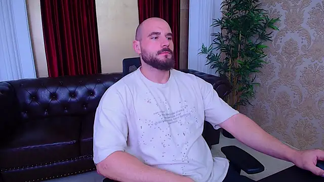 Snapshot of AdamJamesonn chatting on October 9, 4:54 am AdamJamesonn online show from October 9, 4:54 am