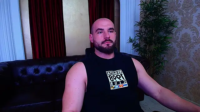 Snapshot of AdamJamesonn chatting on October 16, 4:35 am AdamJamesonn online show from October 16, 4:35 am