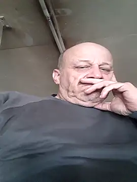 Snapshot of Schwach041967 chatting on April 23, 3:25 pm Schwach041967 online show from April 23, 3:25 pm