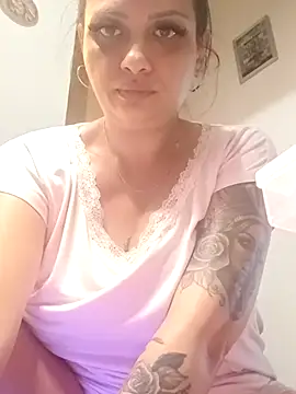 Snapshot of rosse26830 chatting on July 4, 12:22 pm rosse26830 online show from July 4, 12:22 pm