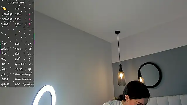 chelsea bolton  online show from March 23, 12:31 pm