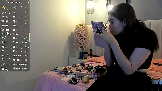 chelsea bolton  online show from April 7, 12:16 pm