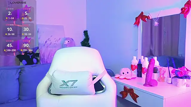 Emily  Mooree online show from January 30, 4:16 am