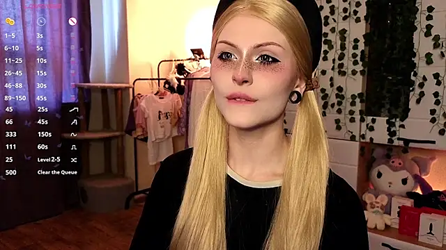 Emily  Mooree online show from October 4, 7:28 am