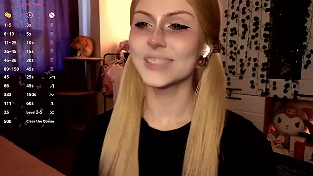 Emily  Mooree online show from October 7, 7:16 am