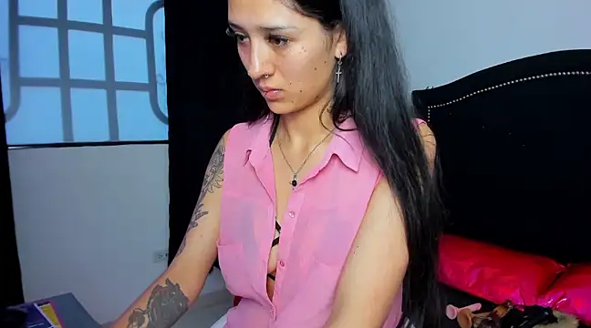 Snapshot of Cleo_Hott chatting on February 21, 10:59 pm Cleo Hott online show from February 21, 10:59 pm