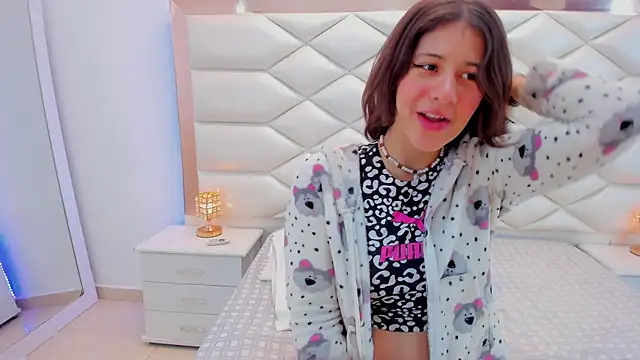 MiaQueen021 online show from January 22, 12:27 pm