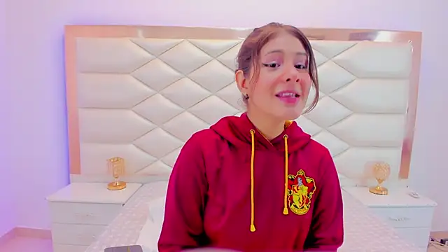 MiaQueen021 online show from January 25, 12:16 pm