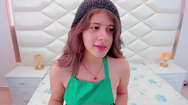 MiaQueen021 online show from January 27, 6:20 pm