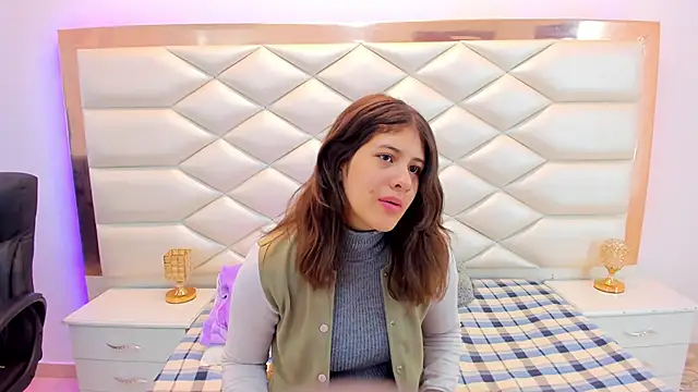 MiaQueen021 online show from February 7, 12:28 pm