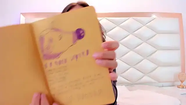 MiaQueen021 online show from February 19, 6:54 pm