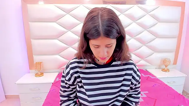 MiaQueen021 online show from March 4, 12:22 pm