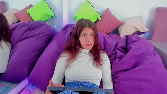 MiaQueen021 online show from September 26, 1:59 pm