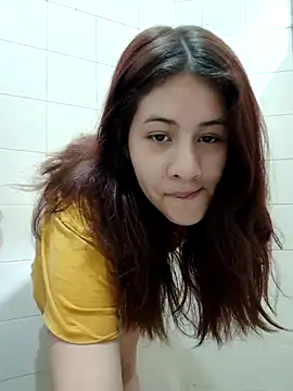 MiaQueen021 online show from October 6, 5:10 pm