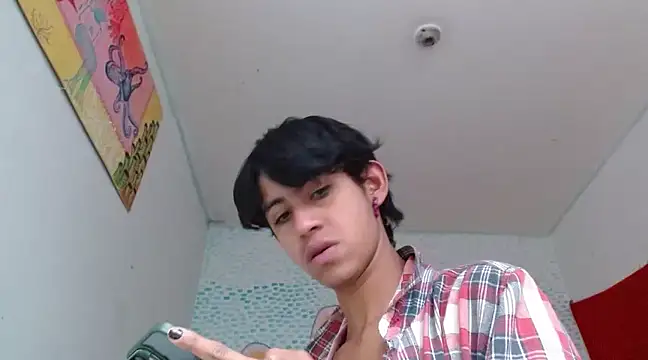 boysLittle online show from February 5, 11:55 am