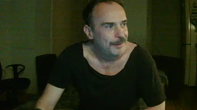 Snapshot of GaySexxPL chatting on June 14, 5:20 am GaySexxPL online show from June 14, 5:20 am