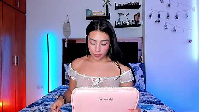 Snapshot of Carorosse chatting on March 19, 10:20 pm Carorosse online show from March 19, 10:20 pm