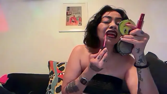 lashula online show from April 17, 4:15 am