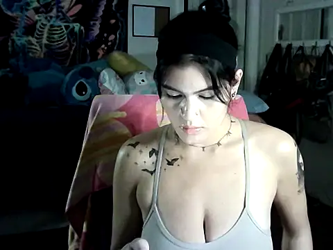 Snapshot of nikkikittyx3 chatting on February 8, 8:42 am nikkikittyx3 online show from February 8, 8:42 am