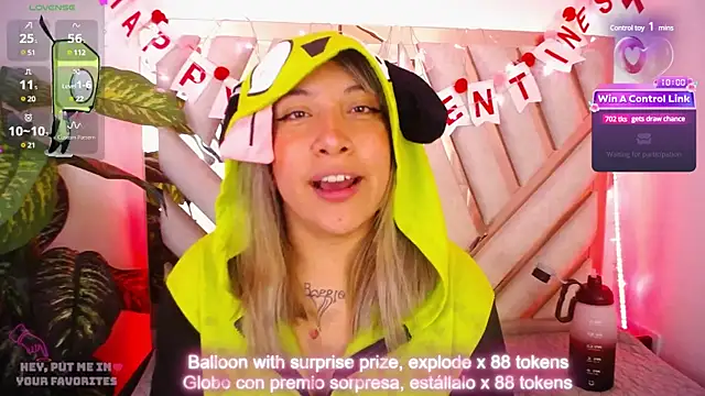 Snapshot of NyxAndria_1 chatting on February 13, 2:12 am NyxAndria 1 online show from February 13, 2:12 am