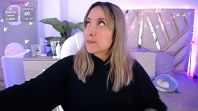 Snapshot of NyxAndria_1 chatting on March 16, 8:32 pm NyxAndria 1 online show from March 16, 8:32 pm