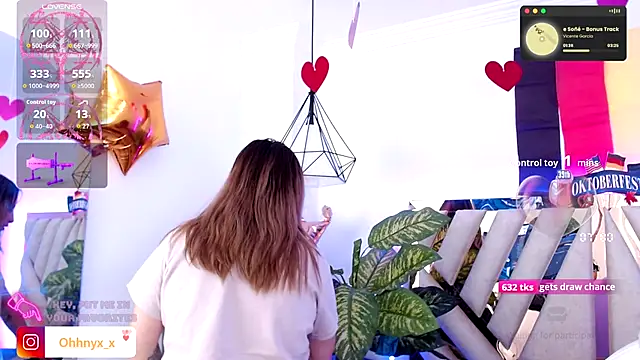 Snapshot of NyxAndria_1 chatting on September 28, 9:03 am NyxAndria 1 online show from September 28, 9:03 am