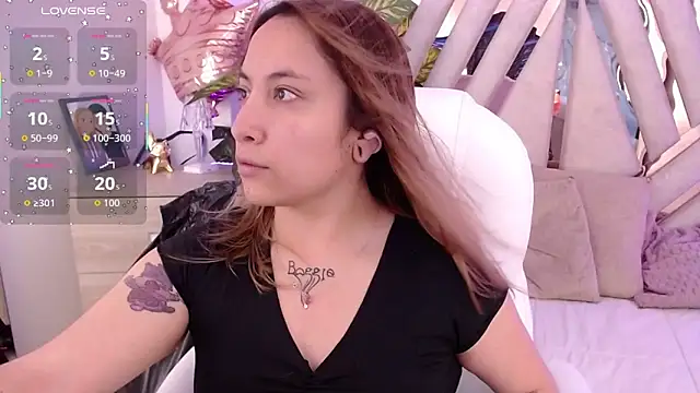 Snapshot of NyxAndria_1 chatting on October 2, 7:21 pm NyxAndria 1 online show from October 2, 7:21 pm