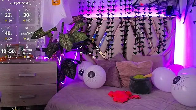 Snapshot of NyxAndria_1 chatting on October 19, 9:26 pm NyxAndria 1 online show from October 19, 9:26 pm