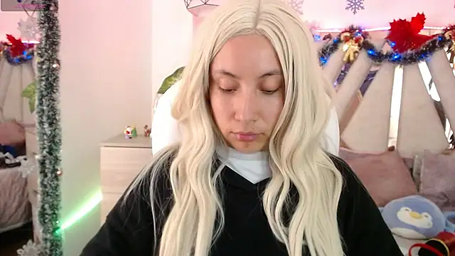 Snapshot of NyxAndria_1 chatting on December 3, 12:18 am NyxAndria 1 online show from December 3, 12:18 am