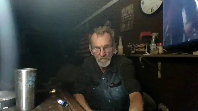 Snapshot of Aldick68 chatting on April 29, 7:23 am Aldick68 online show from April 29, 7:23 am