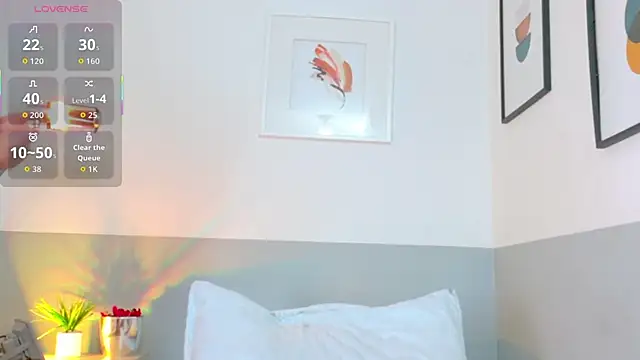 Snapshot of hotiergirl chatting on October 9, 12:25 pm hotiergirl online show from October 9, 12:25 pm