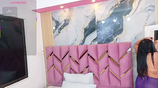 Snapshot of hotiergirl chatting on October 31, 12:17 pm hotiergirl online show from October 31, 12:17 pm