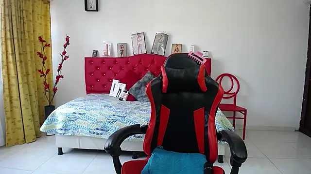 Maylin horny19 online show from April 6, 7:04 pm