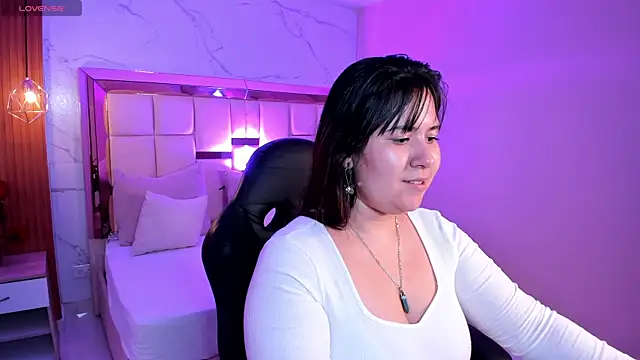 Snapshot of zoes_milee chatting on November 14, 11:09 am zoes milee online show from November 14, 11:09 am