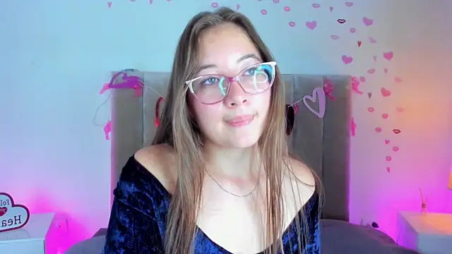 Dahlia Rousse online show from March 22, 6:00 am