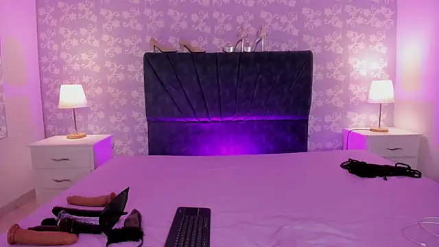 SalomeSimonz online show from April 7, 7:47 pm