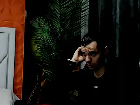 maxi styles online show from February 7, 11:36 am