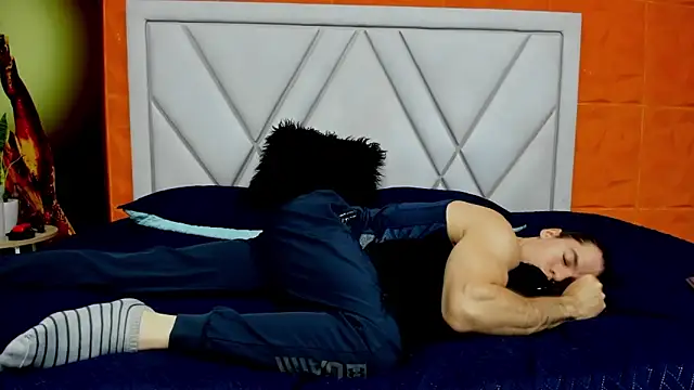 maxi styles online show from February 21, 11:33 am