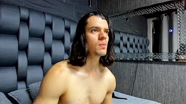 maxi styles online show from March 4, 11:38 am