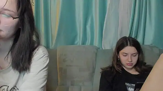 Snapshot of honey_love_honeyy chatting on January 15, 8:58 pm honey love honeyy online show from January 15, 8:58 pm