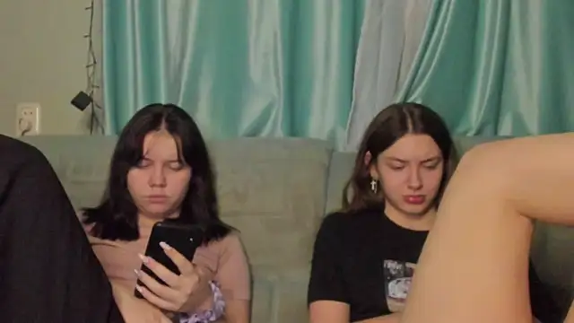 Snapshot of honey_love_honeyy chatting on January 20, 2:46 pm honey love honeyy online show from January 20, 2:46 pm