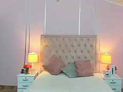 Snapshot of NoaLuxury chatting on March 22, 4:03 am NoaLuxury online show from March 22, 4:03 am