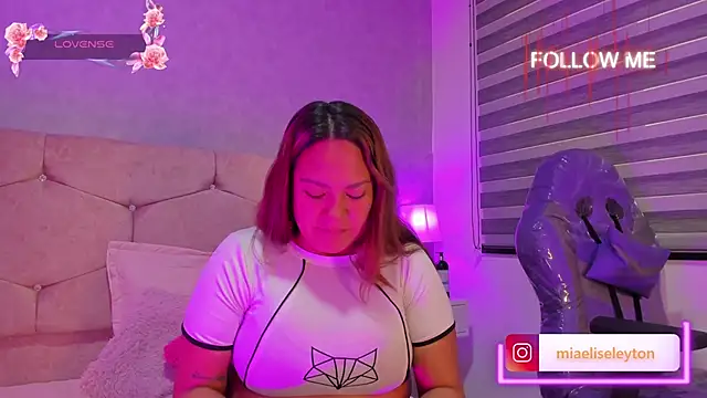 Snapshot of Elise-Leyton chatting on September 26, 3:38 pm Elise-Leyton online show from September 26, 3:38 pm