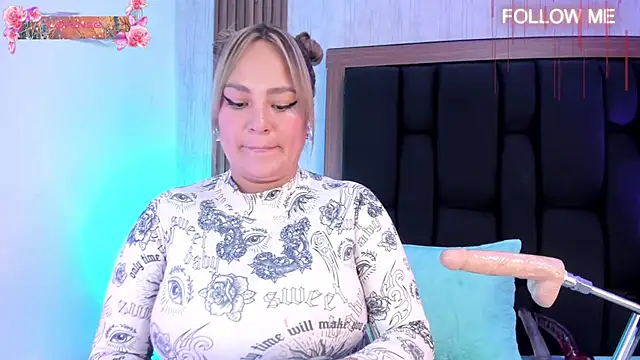 Snapshot of Elise-Leyton chatting on December 2, 8:59 pm Elise-Leyton online show from December 2, 8:59 pm