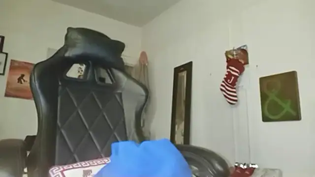 Snapshot of BaByArM81 chatting on October 29, 10:11 pm BaByArM81 online show from October 29, 10:11 pm