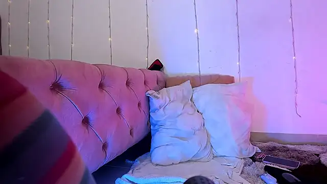 Sophie Heart online show from February 9, 6:33 am